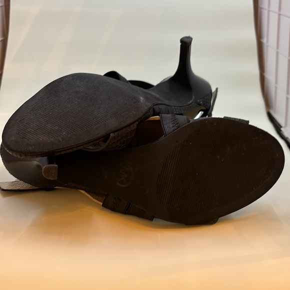 Size 7.5 Michael Kors black strappy heels - Picture 4 of 8